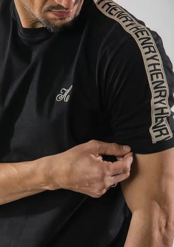 Henry Clothing Ανδρικό T-shirt με Tape στα Μανίκια με το Λογότυπο της Εταιρείας Μαύρο - Μπεζ - 3-427-BLACK-BEIGE